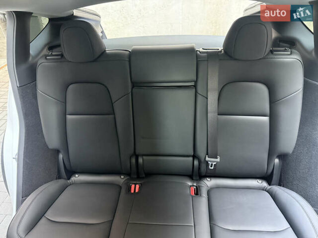 Белый Тесла Model Y, объемом двигателя 0 л и пробегом 33 тыс. км за 32500 $, фото 18 на Automoto.ua