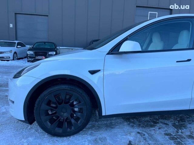 Белый Тесла Model Y, объемом двигателя 0 л и пробегом 13 тыс. км за 33190 $, фото 20 на Automoto.ua
