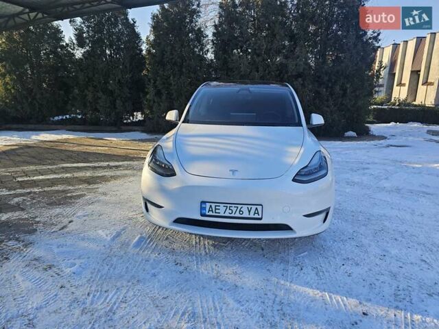 Белый Тесла Model Y, объемом двигателя 0 л и пробегом 22 тыс. км за 30000 $, фото 1 на Automoto.ua