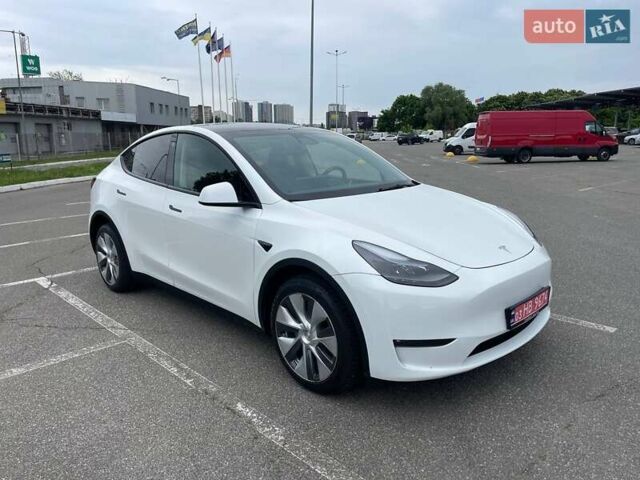 Белый Тесла Model Y, объемом двигателя 0 л и пробегом 56 тыс. км за 31500 $, фото 4 на Automoto.ua