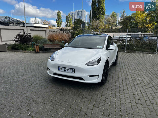 Белый Тесла Model Y, объемом двигателя 0 л и пробегом 98 тыс. км за 28000 $, фото 4 на Automoto.ua