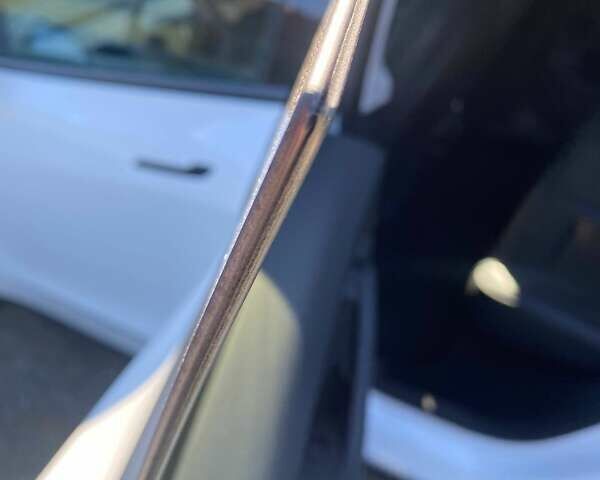 Тесла Model Y 2023 в Ужгороде на Automoto.ua Белый Тесла Model Y, объемом двигателя 0 л и пробегом 20 тыс. км за 37999 $, фото 13 на Automoto.ua