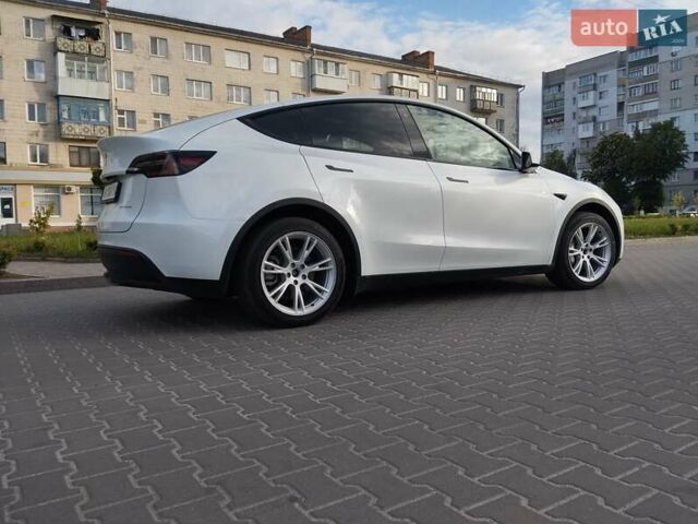 Белый Тесла Model Y, объемом двигателя 0 л и пробегом 31 тыс. км за 25500 $, фото 10 на Automoto.ua