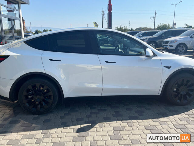 Белый Тесла Model Y, объемом двигателя 75 л и пробегом 9 тыс. км за 37900 $, фото 7 на Automoto.ua