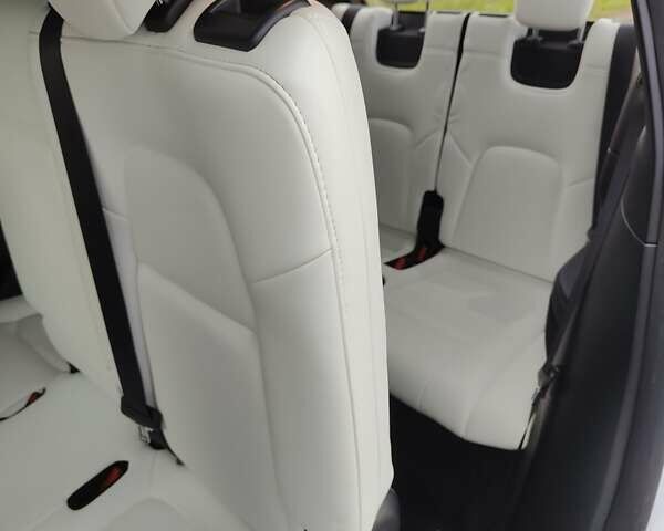 Белый Тесла Model Y, объемом двигателя 0 л и пробегом 24 тыс. км за 28999 $, фото 8 на Automoto.ua