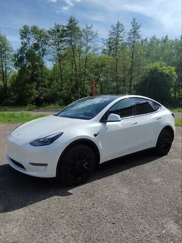 Белый Тесла Model Y, объемом двигателя 0 л и пробегом 1 тыс. км за 38000 $, фото 40 на Automoto.ua