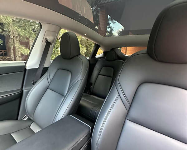 Белый Тесла Model Y, объемом двигателя 0 л и пробегом 18 тыс. км за 37345 $, фото 5 на Automoto.ua