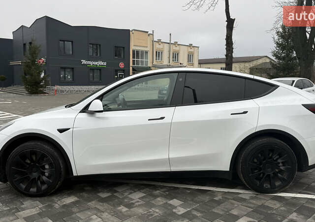 Белый Тесла Model Y, объемом двигателя 0 л и пробегом 53 тыс. км за 28800 $, фото 9 на Automoto.ua