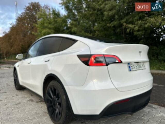 Белый Тесла Model Y, объемом двигателя 0 л и пробегом 62 тыс. км за 24999 $, фото 12 на Automoto.ua