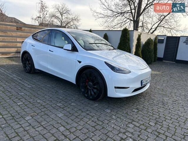 Белый Тесла Model Y, объемом двигателя 0 л и пробегом 47 тыс. км за 32500 $, фото 7 на Automoto.ua
