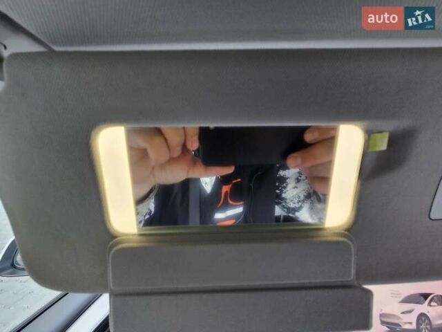 Тесла Model Y 2023 в Тернополе на Automoto.ua Белый Тесла Model Y, объемом двигателя 0 л и пробегом 36 тыс. км за 28000 $, фото 16 на Automoto.ua