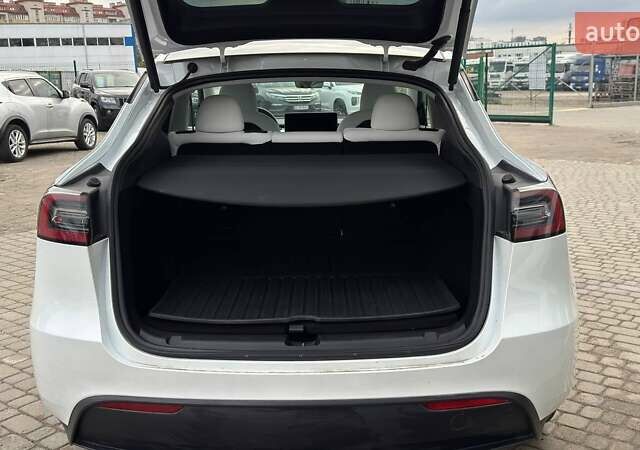 Белый Тесла Model Y, объемом двигателя 0 л и пробегом 34 тыс. км за 27500 $, фото 8 на Automoto.ua