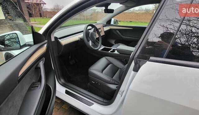 Белый Тесла Model Y, объемом двигателя 0 л и пробегом 56 тыс. км за 26500 $, фото 15 на Automoto.ua