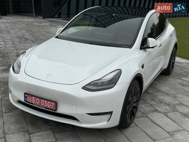 Белый Тесла Model Y, объемом двигателя 0 л и пробегом 45 тыс. км за 35500 $, фото 15 на Automoto.ua