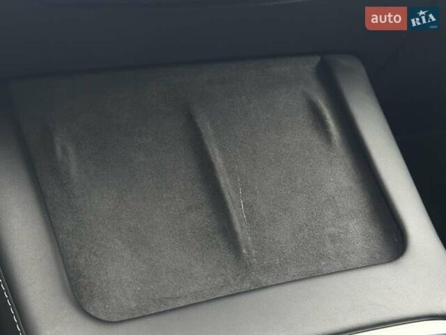 Белый Тесла Model Y, объемом двигателя 0 л и пробегом 42 тыс. км за 26999 $, фото 30 на Automoto.ua