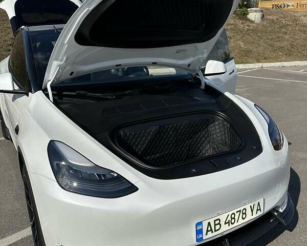 Белый Тесла Model Y, объемом двигателя 0 л и пробегом 52 тыс. км за 33500 $, фото 20 на Automoto.ua