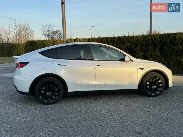 Белый Тесла Model Y, объемом двигателя 0 л и пробегом 3 тыс. км за 39000 $, фото 1 на Automoto.ua