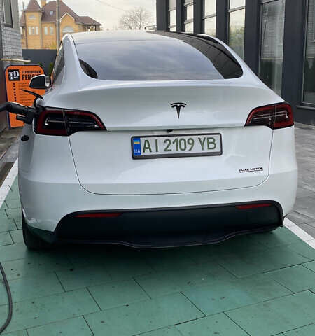 Белый Тесла Model Y, объемом двигателя 0 л и пробегом 42 тыс. км за 29999 $, фото 4 на Automoto.ua