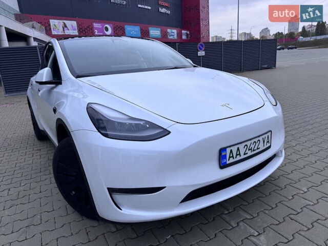 Белый Тесла Model Y, объемом двигателя 0 л и пробегом 29 тыс. км за 29900 $, фото 2 на Automoto.ua