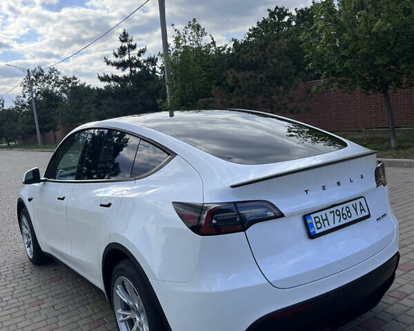 Белый Тесла Model Y, объемом двигателя 0 л и пробегом 12 тыс. км за 28800 $, фото 7 на Automoto.ua