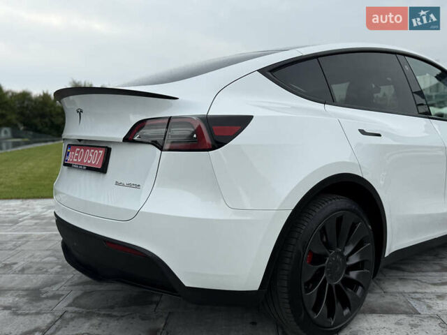 Белый Тесла Model Y, объемом двигателя 0 л и пробегом 45 тыс. км за 35500 $, фото 12 на Automoto.ua
