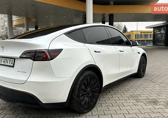 Белый Тесла Model Y, объемом двигателя 0 л и пробегом 25 тыс. км за 26800 $, фото 6 на Automoto.ua
