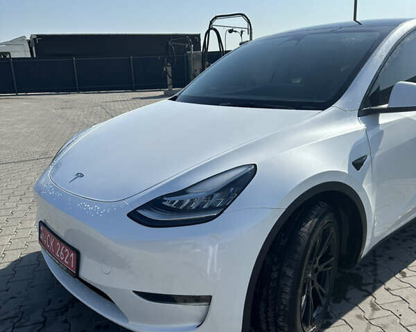 Білий Тесла Model Y, об'ємом двигуна 0 л та пробігом 43 тис. км за 29500 $, фото 5 на Automoto.ua