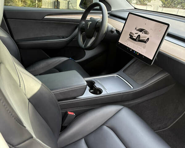 Білий Тесла Model Y, об'ємом двигуна 0 л та пробігом 31 тис. км за 24400 $, фото 9 на Automoto.ua