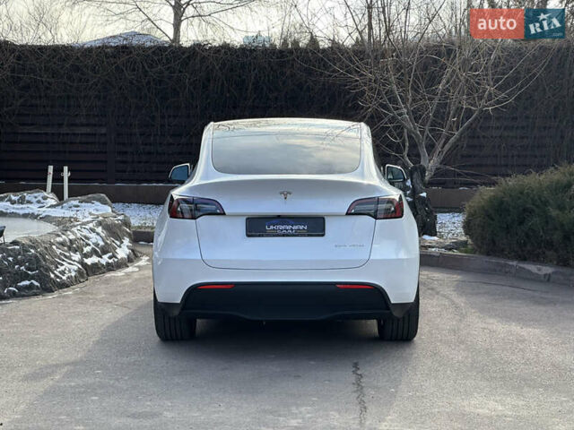 Белый Тесла Model Y, объемом двигателя 0 л и пробегом 3 тыс. км за 39899 $, фото 38 на Automoto.ua