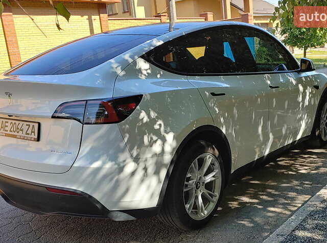 Белый Тесла Model Y, объемом двигателя 0 л и пробегом 4 тыс. км за 32900 $, фото 4 на Automoto.ua
