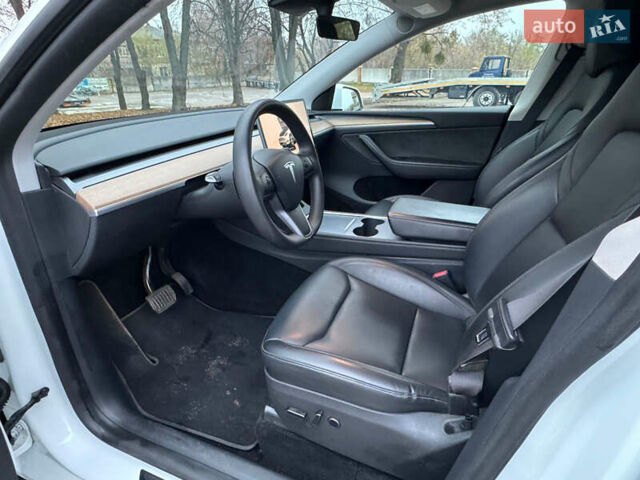 Белый Тесла Model Y, объемом двигателя 0 л и пробегом 50 тыс. км за 20500 $, фото 22 на Automoto.ua