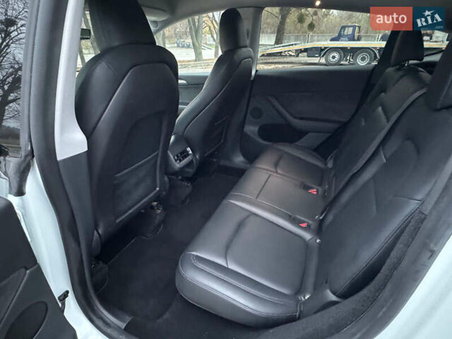 Белый Тесла Model Y, объемом двигателя 0 л и пробегом 50 тыс. км за 20500 $, фото 25 на Automoto.ua