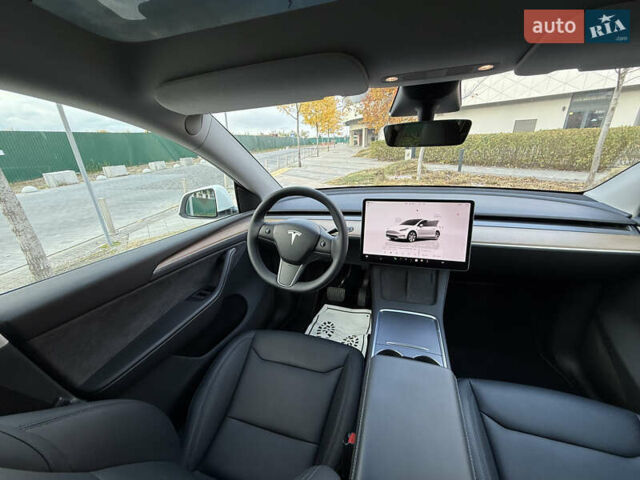 Белый Тесла Model Y, объемом двигателя 0 л и пробегом 25 тыс. км за 32500 $, фото 21 на Automoto.ua