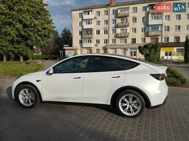 Белый Тесла Model Y, объемом двигателя 0 л и пробегом 31 тыс. км за 25500 $, фото 15 на Automoto.ua