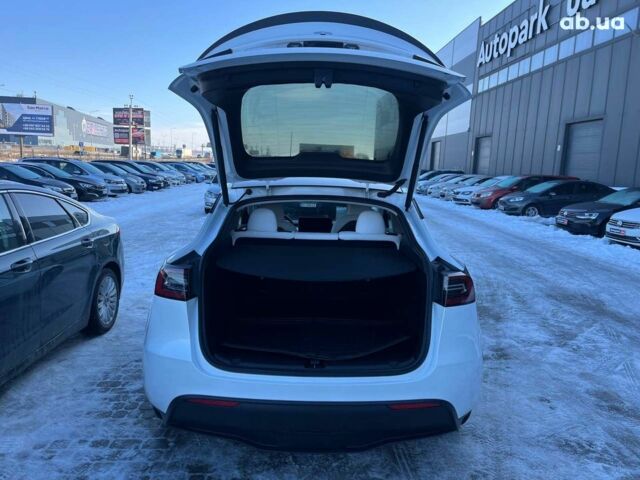 Белый Тесла Model Y, объемом двигателя 0 л и пробегом 13 тыс. км за 33190 $, фото 27 на Automoto.ua