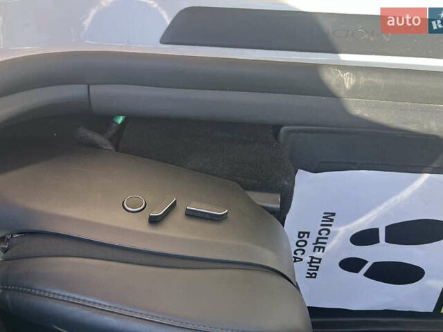 Білий Тесла Model Y, об'ємом двигуна 0 л та пробігом 34 тис. км за 36000 $, фото 11 на Automoto.ua