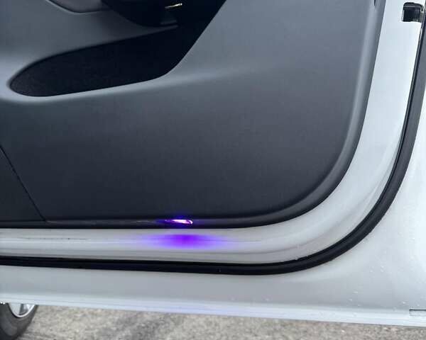 Білий Тесла Model Y, об'ємом двигуна 0 л та пробігом 20 тис. км за 26700 $, фото 34 на Automoto.ua