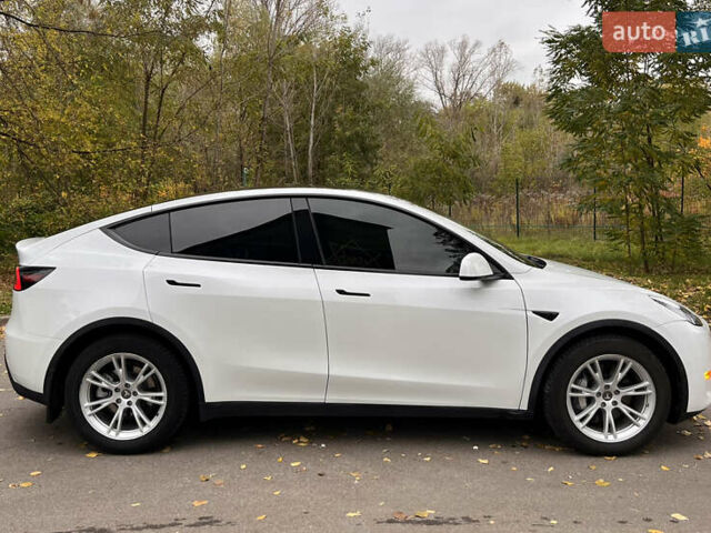 Белый Тесла Model Y, объемом двигателя 0 л и пробегом 35 тыс. км за 31500 $, фото 4 на Automoto.ua