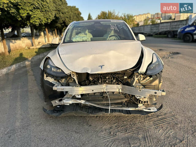 Белый Тесла Model Y, объемом двигателя 0 л и пробегом 96 тыс. км за 18290 $, фото 2 на Automoto.ua