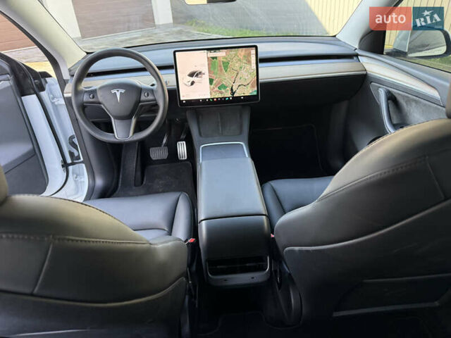 Білий Тесла Model Y, об'ємом двигуна 0 л та пробігом 49 тис. км за 24900 $, фото 7 на Automoto.ua