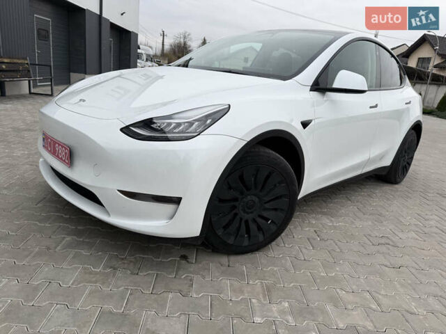 Белый Тесла Model Y, объемом двигателя 0 л и пробегом 39 тыс. км за 27200 $, фото 1 на Automoto.ua