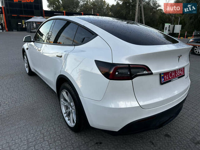 Білий Тесла Model Y, об'ємом двигуна 0 л та пробігом 42 тис. км за 29500 $, фото 3 на Automoto.ua