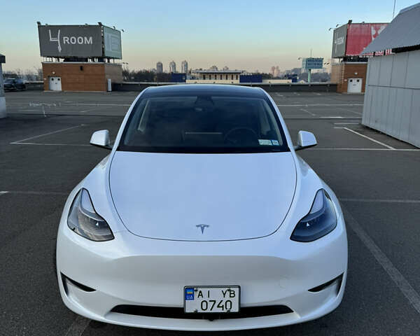 Белый Тесла Model Y, объемом двигателя 0 л и пробегом 24 тыс. км за 28999 $, фото 6 на Automoto.ua