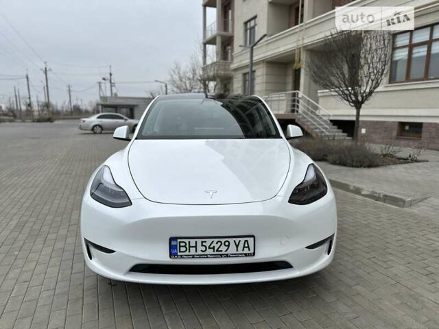 Белый Тесла Model Y, объемом двигателя 0 л и пробегом 2 тыс. км за 36500 $, фото 6 на Automoto.ua