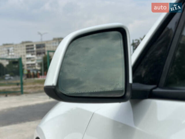 Білий Тесла Model Y, об'ємом двигуна 0 л та пробігом 47 тис. км за 26500 $, фото 24 на Automoto.ua