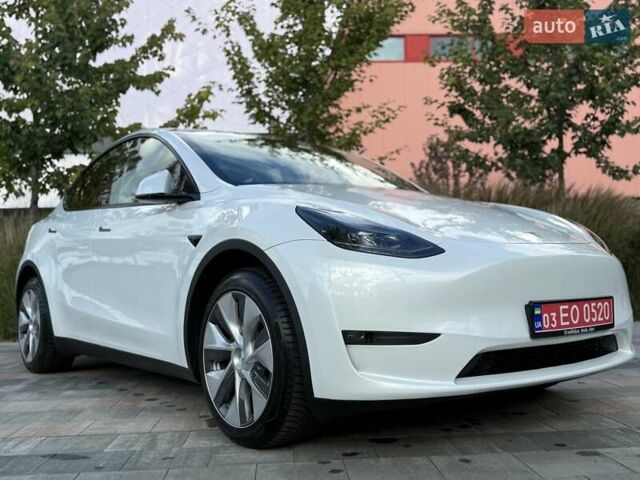 Белый Тесла Model Y, объемом двигателя 0 л и пробегом 35 тыс. км за 34500 $, фото 2 на Automoto.ua