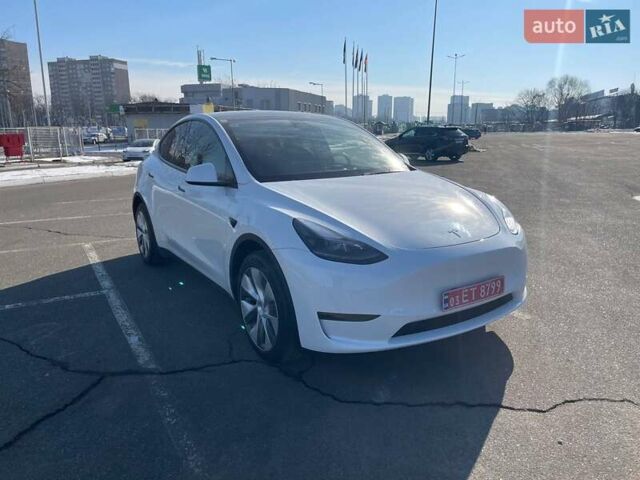 Белый Тесла Model Y, объемом двигателя 0 л и пробегом 30 тыс. км за 34500 $, фото 4 на Automoto.ua