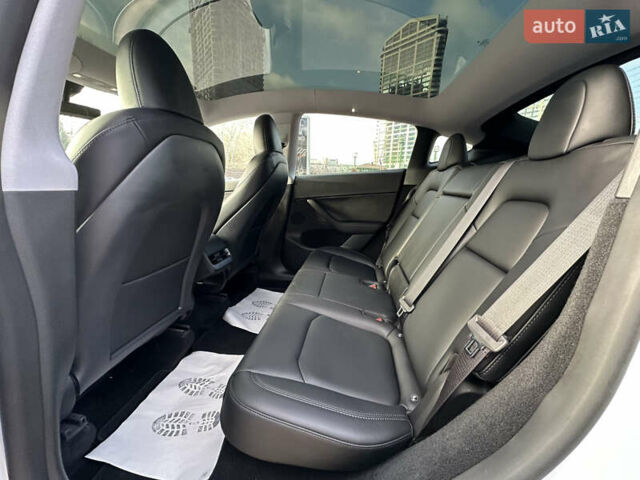 Белый Тесла Model Y, объемом двигателя 0 л и пробегом 3 тыс. км за 39899 $, фото 22 на Automoto.ua