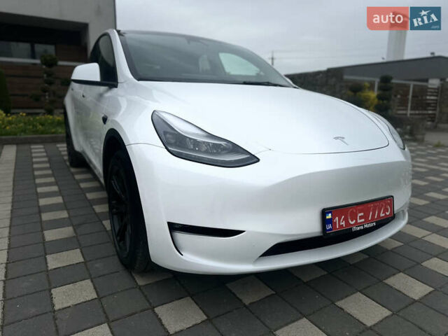 Белый Тесла Model Y, объемом двигателя 0 л и пробегом 29 тыс. км за 28900 $, фото 4 на Automoto.ua