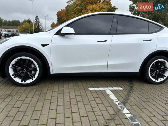 Білий Тесла Model Y, об'ємом двигуна 0 л та пробігом 45 тис. км за 27500 $, фото 27 на Automoto.ua